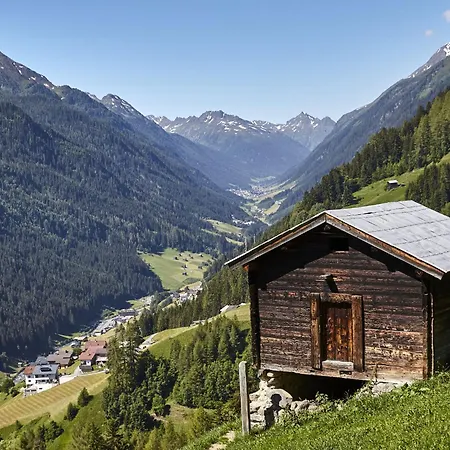 Subretta-2 By Interhome * كابل