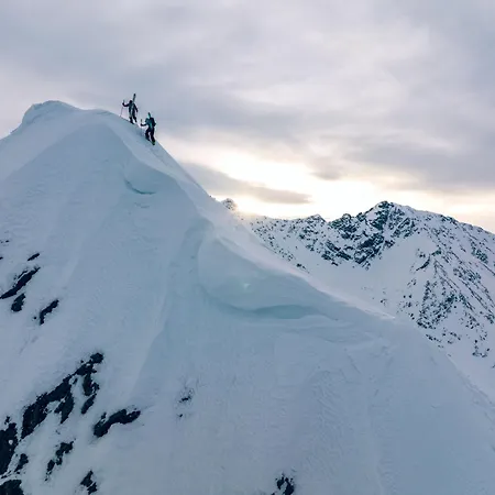 Subretta-2 By Interhome