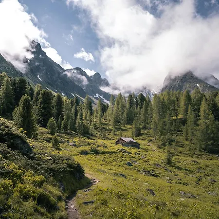 Subretta-2 By Interhome